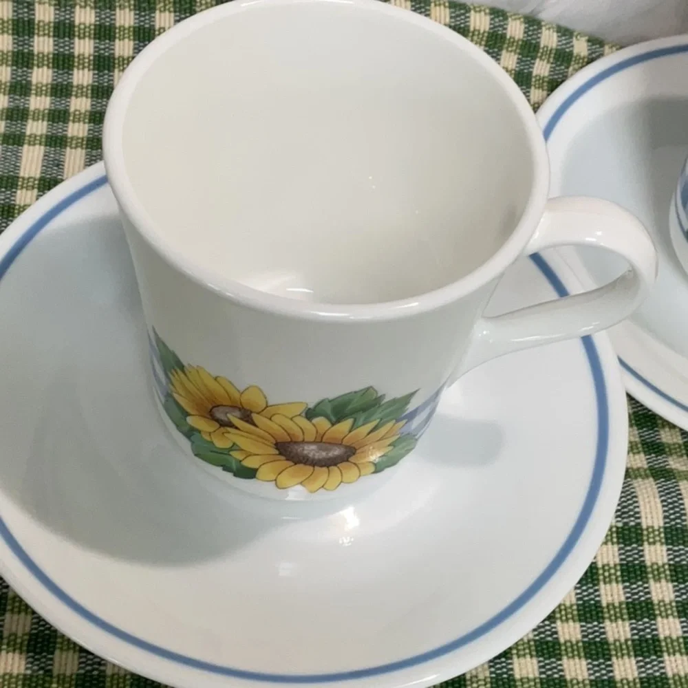 Corelle Sunsation set of 2 cups and saucers.
